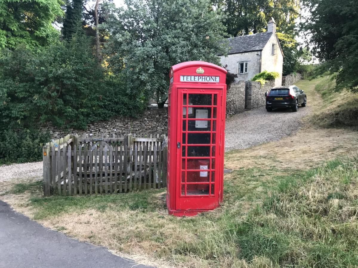The Old Post Office Studio Apartment In A Beautiful Cotswold Village ไซเร็นเซสเตอร์ ภายนอก รูปภาพ